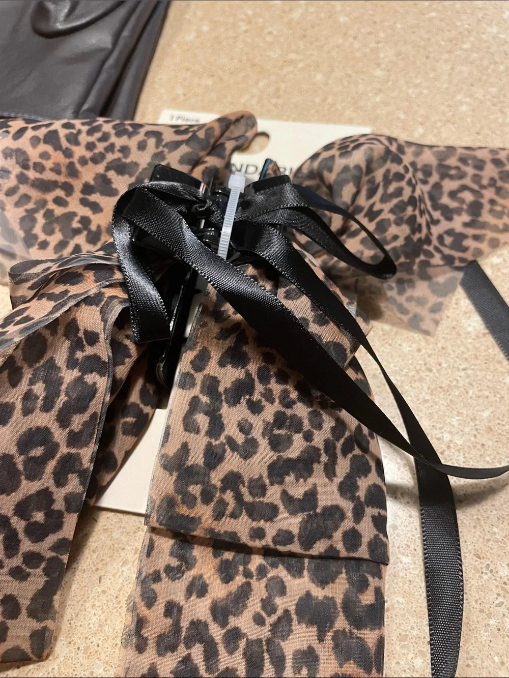 Leather Chain-Accent Gloves, Claw Clip & Leopard Scrunchie Set - Black/Brown